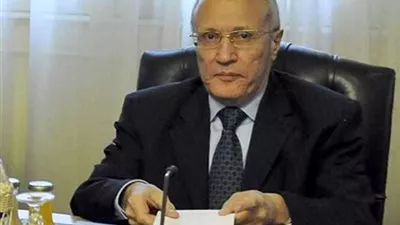 وزير الإنتاج الحربي يبحث مشروعات التنمية الصناعية بـ