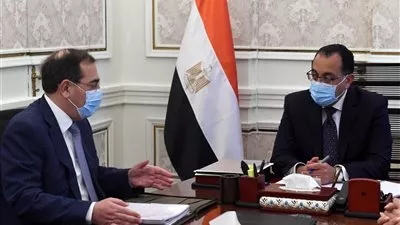 وزير البترول: تحويل 9 آلاف سيارة للعمل بالغاز الطبيعي خلال أبريل الماضي