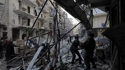 مقتل 21 مدنيًا في إلقاء طائرات عراقية براميل متفجرة على أحياء سكنية في الفلوجة