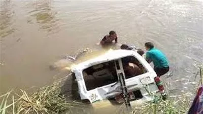 مصرع 3 سيدات وإصابة 5 آخرين في حادث انقلاب سيارة بترعة الإبراهيمية