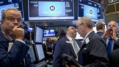 انخفاض الأسهم الأمريكية بمستهل التعاملات 