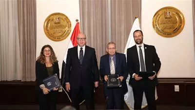 «شنايدر إلكتريك» تشارك في تطوير مدرسة إلكترو مصر للتكنولوجيا التطبيقية