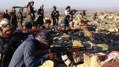 مقاتلون تدعمهم السعودية يسعون لتوسيع نطاق مكاسبهم في عدن باليمن