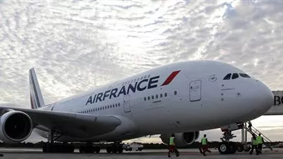 مضيفات في شركة 