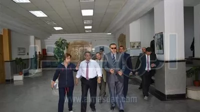 بالصور .. زيارة مفاجئة لوزير القوي العاملة لمركز