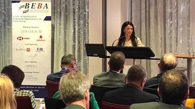 «المشاط» تستعرض الإجراءات الحكومية لتطوير البنية التحتية المستدامة والذكي