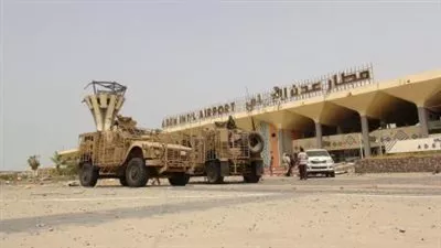 بالفيديو..أول طائرة حربية سعودية محملة بالأسلحة تصل إلى مطار عدن