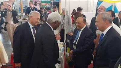 وزير التنمية المحلية يفتتح الجناح المصري بمعرض المدن الأفريقية في كينيا