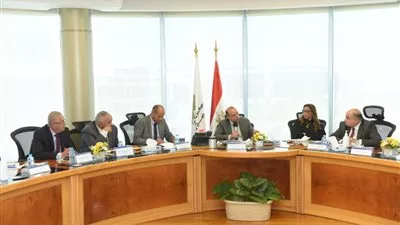 رئيس البورصة يعقد سلسلة اجتماعات لتحفيز الاستثمار الحكومي بسوق الأسهم