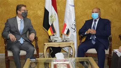 مصر تشترط توطين صناعة النقل في العقود المستقبلية مع الشركات الألمانية