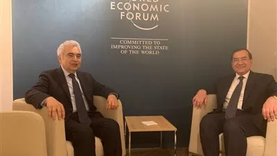 وزير البترول يبحث في «دافوس» التحضير لقمة المناخ ودعم التحول الطاقى  