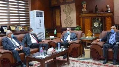 رئيس البنك الزراعى يبحث تعزيز التعاون مع محافظ المنيا بمشروعات التنمية