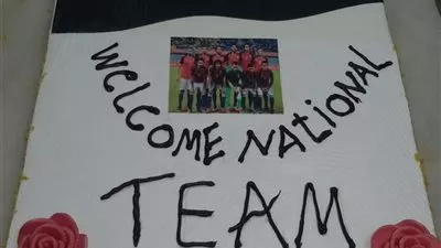 صور.. مطار القاهرة يستقبل لاعبي المنتخب بـ 