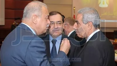 شريف إسماعيل يوافق على حفر 12 بئر جوفي بالكونغو الديمقراطية