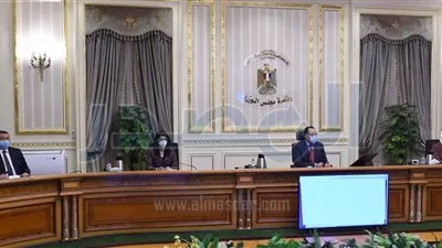 «مدبولى» يستعرض الاستراتيجية القومية للسكان لضبط النمو السكانى