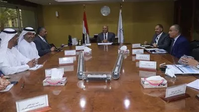 وزير النقل يبحث زيادة التعاون المشترك مع مجموعة موانئ أبوظبي 