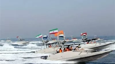 CNN: إعتراض قوارب  للحرس الثوري الإيراني  سفينة شحن تجارية في مضيق هرمز