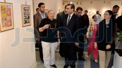 بالصور ..وزير 