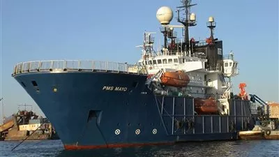 59 سفينة تعبر قناة السويس بحمولات 4 ملايين طن