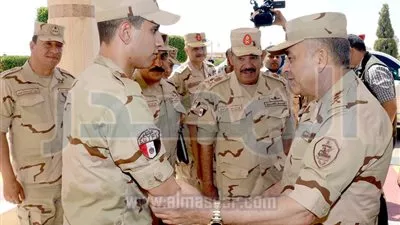 الفريق محمود حجازى يتفقد إحدى المنشآت التأهيلية والتدريبية بالقوات المسلحة