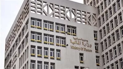 «المالية» تقرر رفع سعر الدولار الجمركي إلى 18.64 جنيه