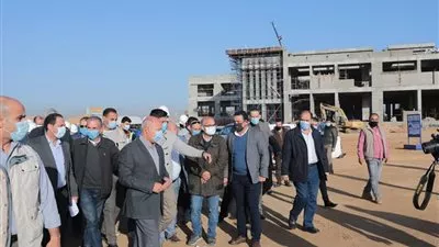 وزير النقل يتابع معدلات تنفيذ مشروعات القطار الكهربائى والمونوريل