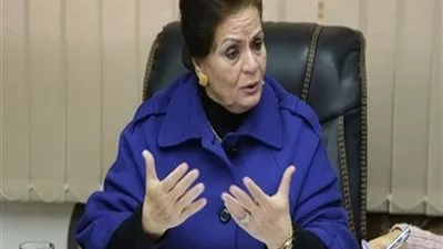 نادية عبده.. أول امرأة تتولى منصب المحافظ في تاريخ مصر