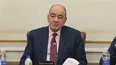 شعبة المستلزمات الطبية تناقش استعدادات السوق لمواجهة متحور أوميكرون