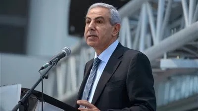 وزير التجارة يبدأ زيارة سريعة لباريس تستغرق يومين