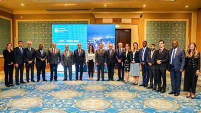 الحكومة تستعرض الخطط التنموية خلال اجتماع المديرين التنفيذيين للبنك الدولي