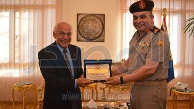 الكلية الفنية العسكرية تستضيف العالم الكبير فاروق الباز