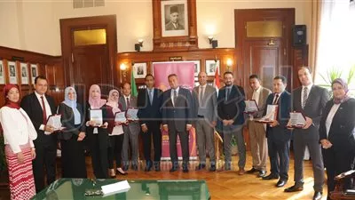 رئيس بنك مصر يكرم الفائزين فى المسابقة البحثية الثامنة للمعهد المصرفى