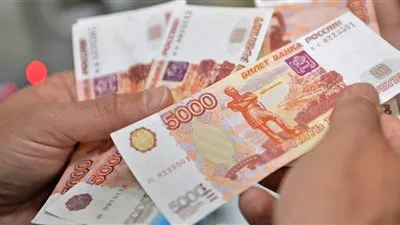 ورقتان نقديتان جديدتان تطرحان للتداول في روسيا