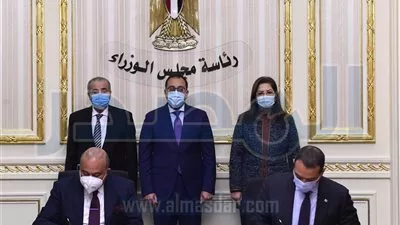 «مدبولي» يشهد توقيع بروتوكول تعاون بين «التجارة الداخلية» والصندوق السيادي