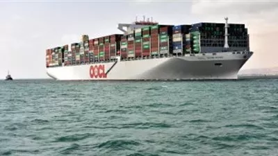 عبور 59 سفينة قناة السويس بحمولات 4.3 ملايين طن