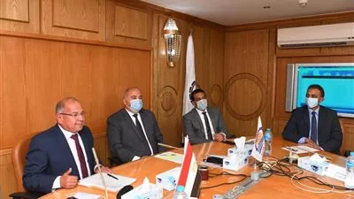 وفد من التخطيط يتفقد مستوى أداء المراكز التكنولوجية بمحافظة قنا