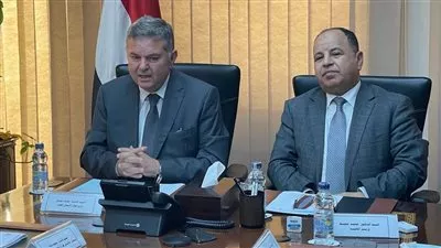 «المالية» تتعاون مع «قطاع الأعمال» لتسوية مديونيات «الضرائب» لدى 4 شركات قابضة