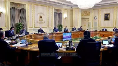 الحكومة تسمح لذوي الإعاقة بالاستعانة بالزوج والأخوات لقيادة السيارة