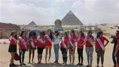 بالصور .. ملكات جمال العالم من أمام الأهرامات: نشعر بالأمن والأمان في مصر