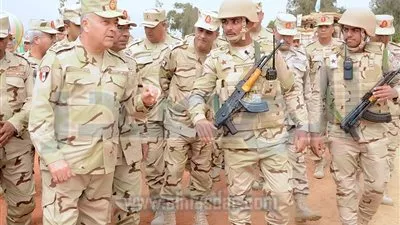 رئيس الأركان يتفقد تدريب قوات إنفاذ القانون بالجيش الثاني الميداني (صور)