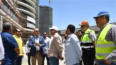 «الجزار» يتفقد مشروعات المنطقة الشاطئية بمدينة العلمين الجديدة