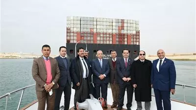 عبور 20 ألف سفينة قناة السويس بحمولات 1.23 مليار طن منذ بداية العام