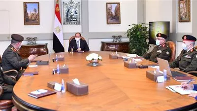 «السيسي» يستعرض جهود تعظيم القيمة المضافة للرمال السوداء