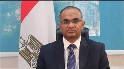 نائب وزير الإسكان يبحث المشروعات المشتركة مع «الأوروبي لإعادة الإعمار»