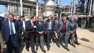 وزير البترول يتفقد سير الأعمال في موقع منجم السكري