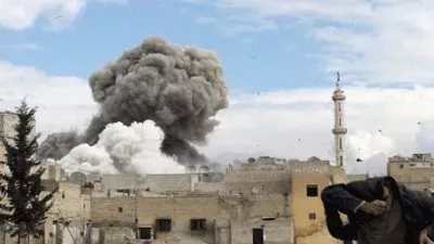 مقتل 12 شخصًا في قصف للنظام السوري على ريف 