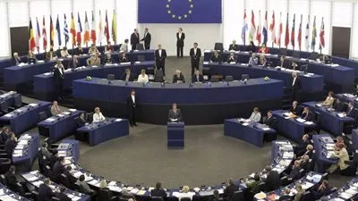 البرلمان الأوروبي يدعو 