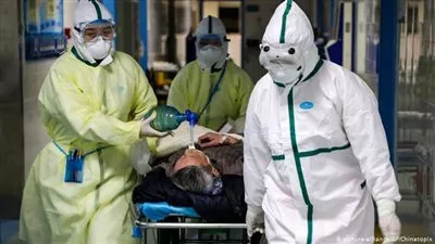 الصين تعطي الضوء الأخضر لـ«خبراء كورونا» للتحقيق في منشأ الفيروس