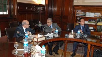 وزير الزراعة يبحث مع رجال أعمال من كوريا الجنوبية فرص الاستثمار بمصر