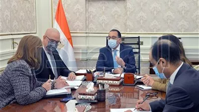 «مدبولي» يتابع تكليفات الرئيس بإتاحة 100 ألف وحدة مفروشة بالإيجار